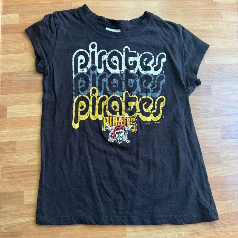 Pittsburgh Pirates girls, black short sleeve T-shirt, size 8/10 MLB